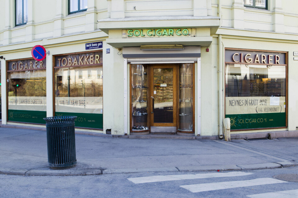 TELEFONEN HAR GLØDET: Tobakksforretningen Sol Cigar i Oslo har hatt mange telefoner fra kunder på jakt etter General Kardus. De har måtte opprette ventelister.