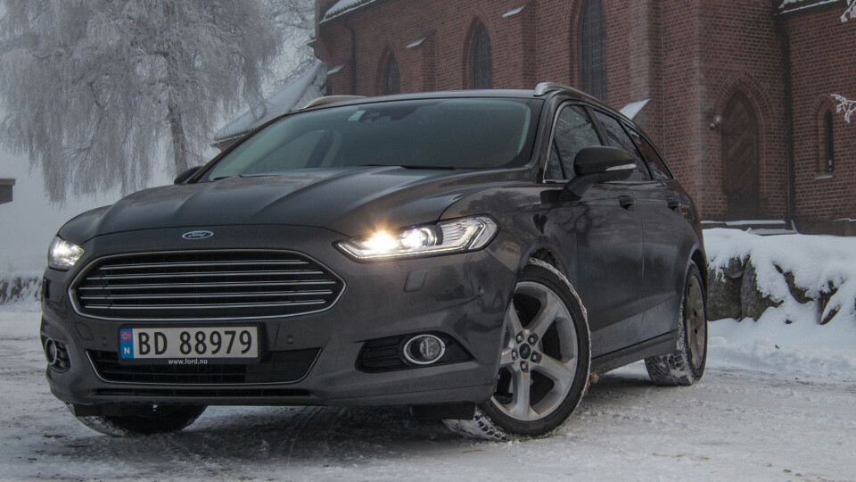 Nye Ford Mondeo viser at den har noe på norske vinterveier å gjøre - og at familiestasjonsvogna er tilbake.