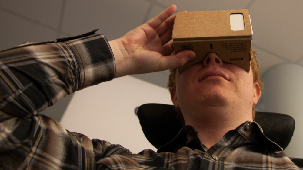 Billigutgaven av VR kan du nå oppleve med Google Cardboard - eller VR-briller til mange tusen kroner som snart vil flomme ut på markedet.