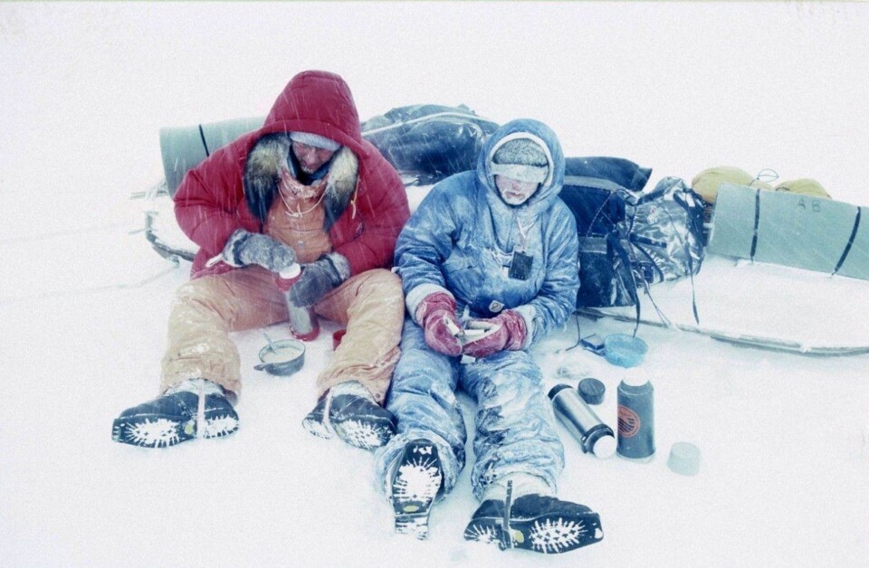 TO KALDE MENN: Børge Ouslands ekspedisjonskolleger under turen over Grønland i 1986. Jan Morten Ertsaas (t.v.) og Agnar Berg.