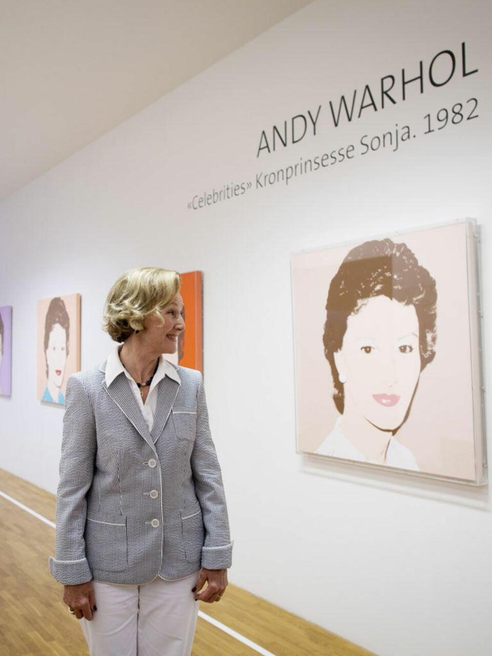 Kunstelskende dronninger fikk se Sonjas kunst