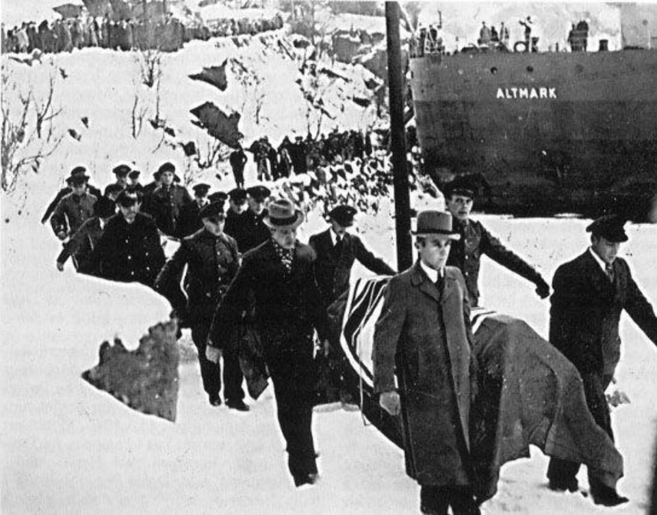 I februar 1940 hadde et tysk militært støtteskip blitt bordet av britiske sjømenn. Skipet hadde vært med i operasjoner i Sør-Atlanteren, og var på vei tilbake over Atlanterhavet - blant annet under norsk (falsk) flagg. Den 14.februar kom skipet inn i norsk farvann, og ble overfladisk inspirert av nøytralitetsvakten. De fant ingenting på skipet. Britene jaktet på skipet, og to dager senere søkte skipet dekning i Jøssingfjorden. Skipet ble bordet av britiske styrker, og man fant 300 britiske fanger. Dette skapte et stort diplomatisk problem for Norge, britene hadde krenket den norske nøytraliteten og tyskerne hadde transportert fanger i norsk farvann - og Norge hadde ikke undersøkt skipet godt nok. Selve saken var utslagsgivende for tysk inviasjon av Norge siden de ikke stolte på at Norge virkelig var nøytralt.