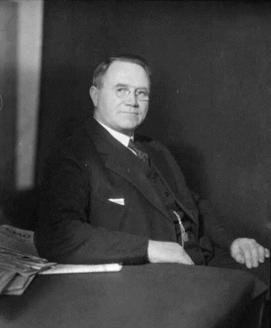 Johan Nygaardsvold ble født i Strinden (nå Malvik) i 1879. Han utvandret til USA i 1902, men kom tilbake i 1907. Han var statsminister i perioden 1935 til 1945 for Norge. Etter krigen fikk han æreslønn av Stortinget livet ut. Han døde i 1952.