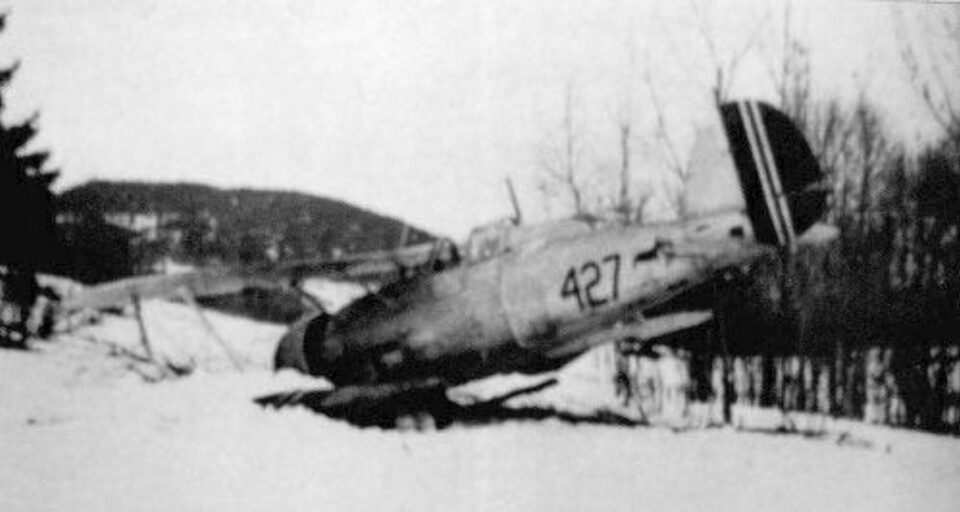 Gladiator 427, ble skutt ned av tysk Messerschmitt og nødlandet nær Kolsås.