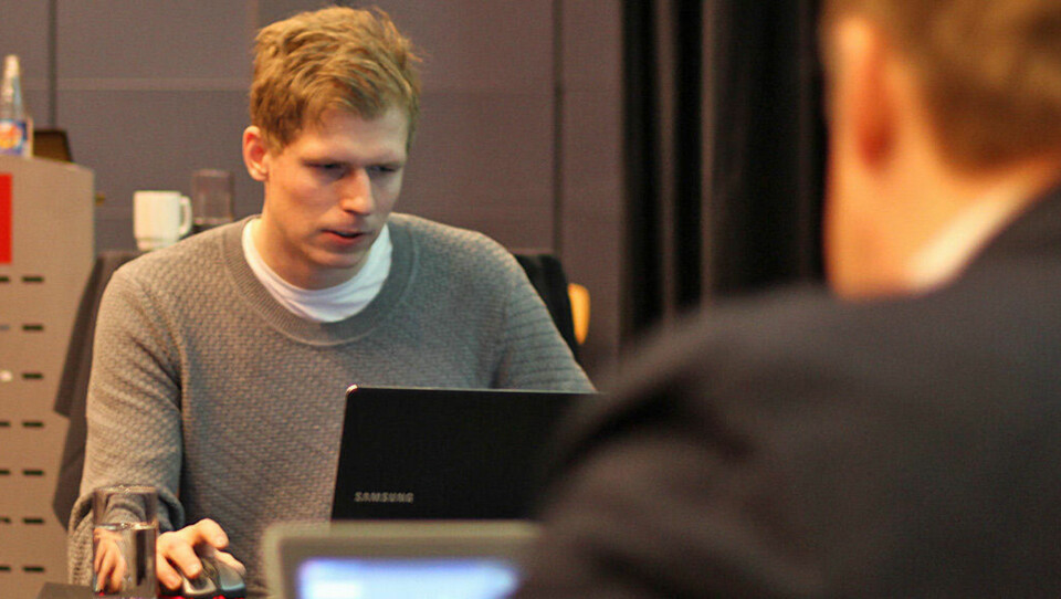 NETTSPILLER: Ola ble rikskjendis i Norge da han utfordret norske politikere til kamp i poker. Dersom noen slo han skulle han gi vinneren én millioner kroner av egen lomme. Frp-politiker Erlend Wiborg stilte opp, men måtte gi tapt for 26-åringen.