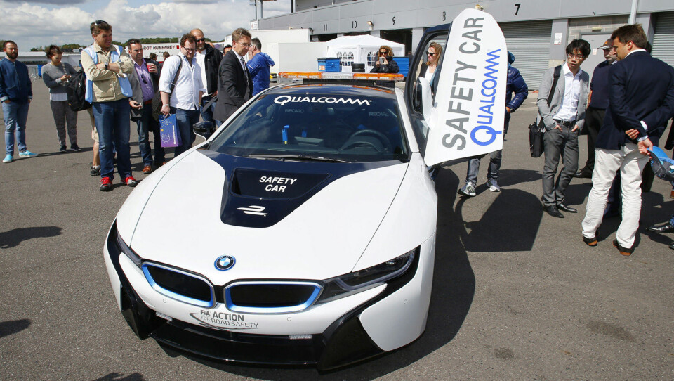 Denne bilen brukes som 'pace car' i Formula E, og lades med induksjon.