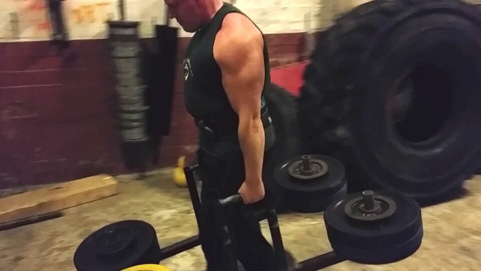 MUSKELMANN: StrongmanKnut konkurrerer flere ganger i året.