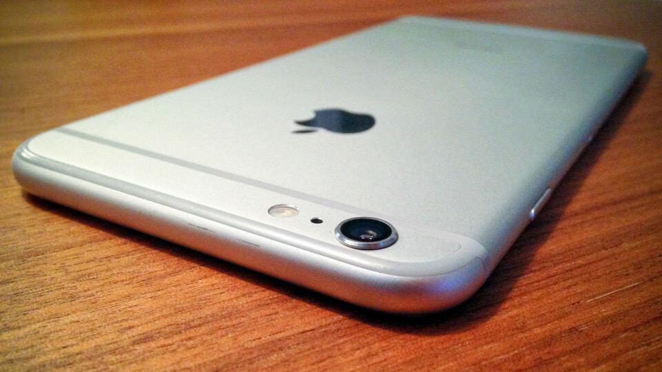 KAMERATEST: Bildekvaliteten fra iPhone 6 Plus er bedre enn fryktet, men når likevel ikke opp til kompaktkameraene. Her testes Apple iPhone 6 Plus opp mot Panasonic Lumix CM1, Canon Powershot G7 X og Nikon Coolpix A.