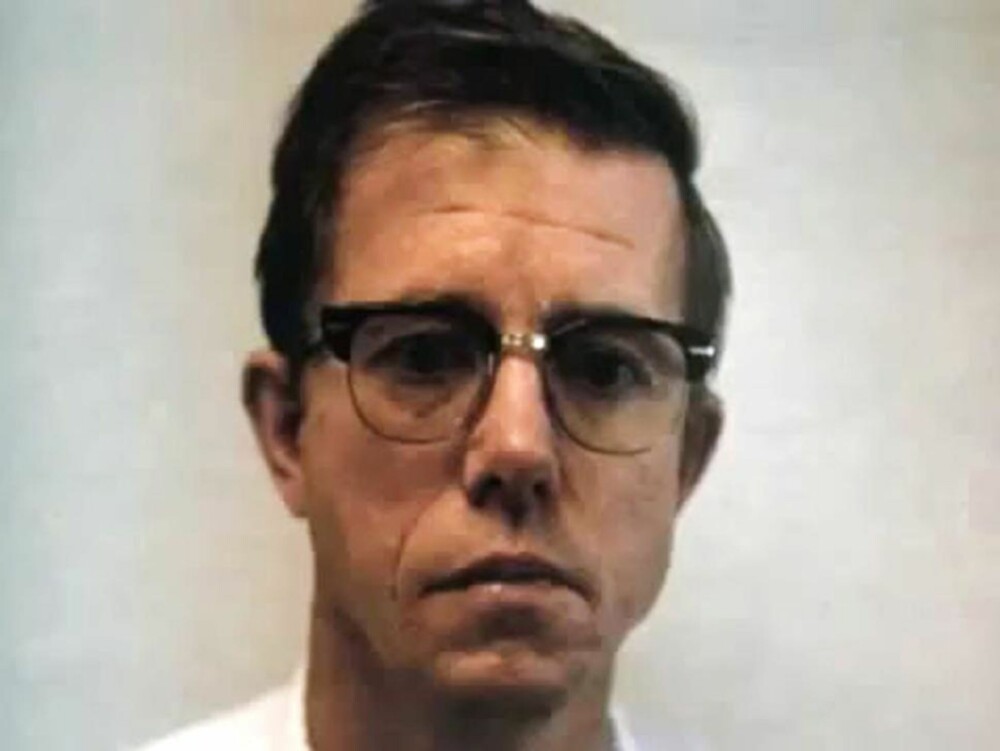 SERIEMORDER: Bakeren Robert Hansen ble dømt for drapet på fire kvinner i 1984. Amerikanske myndigheter er overbevist om han har har tatt livet av flere. Hansen fløy sine ofre ut i Alaskas villmark, før han jaktet på dem.