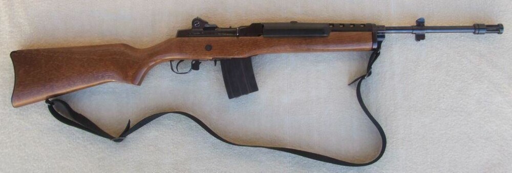 DRAPSVÅPEN: En .223 kaliber Ruger Mini-14 jaktrifle ble funnet og identifisert som våpenet Hanson brukte da han jaktet på sine ofre i Alaskas skoger.