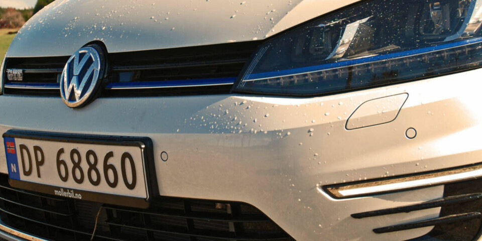 Blå detaljer her og der kjennetegner GTE-utgaven, dette bruker VW også på den elektriske e-Golfen.