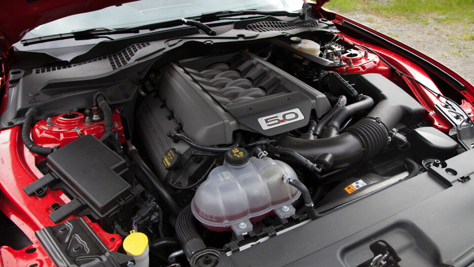 5-liters V8 uten turbo.