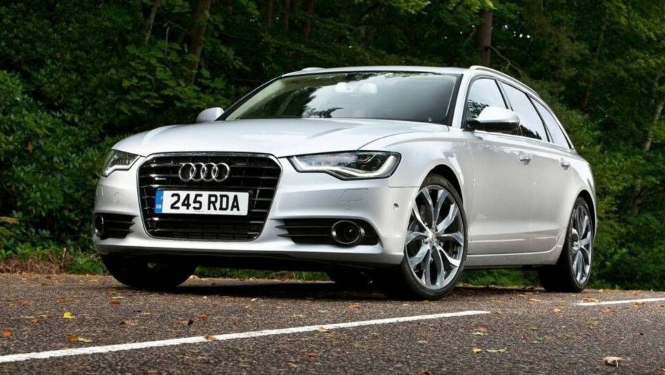 Audi A6 Avant med S-line-styling, store felger og LED-hovedlys får en ganske barsk framtoning. Bilen vi har funnet er imidlertid sort, og ikke sølv metallic.