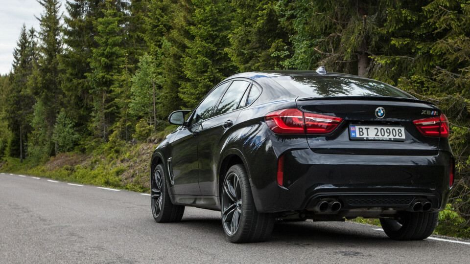 LITT AV ALT: Hvis du er ute etter en bil som er litt av alt, er X6 M bilen for deg. Den er litt coupé, litt SUV, litt praktisk og veldig, veldig rå.