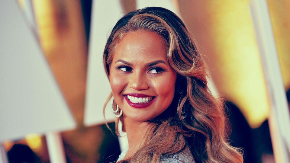 Supermodell Chrissy Teigen er ikke redd for å by på seg selv for sine 2,5 millioner følgere på Instagram og 800.000 følgere på Twitter. Men det er ikke alt Instagram er like glad for ...
