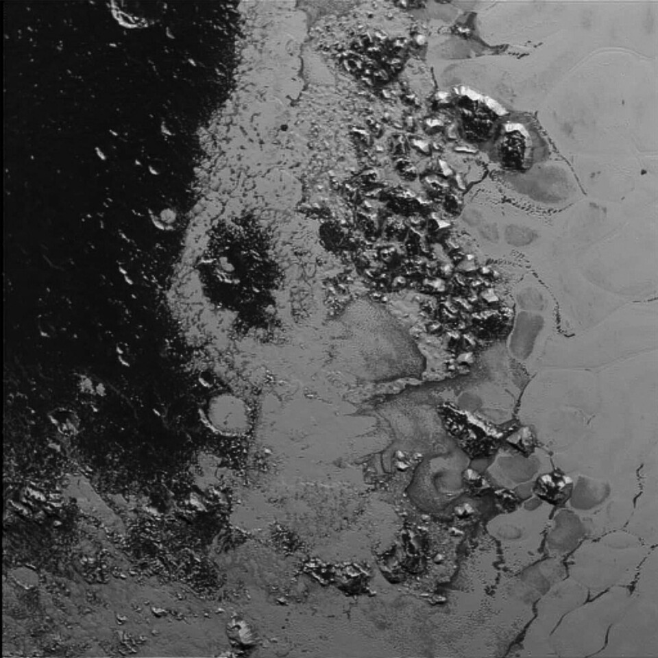 New Horizons har funnet enda en fjellkjede innenfor Plutos «hjerte».