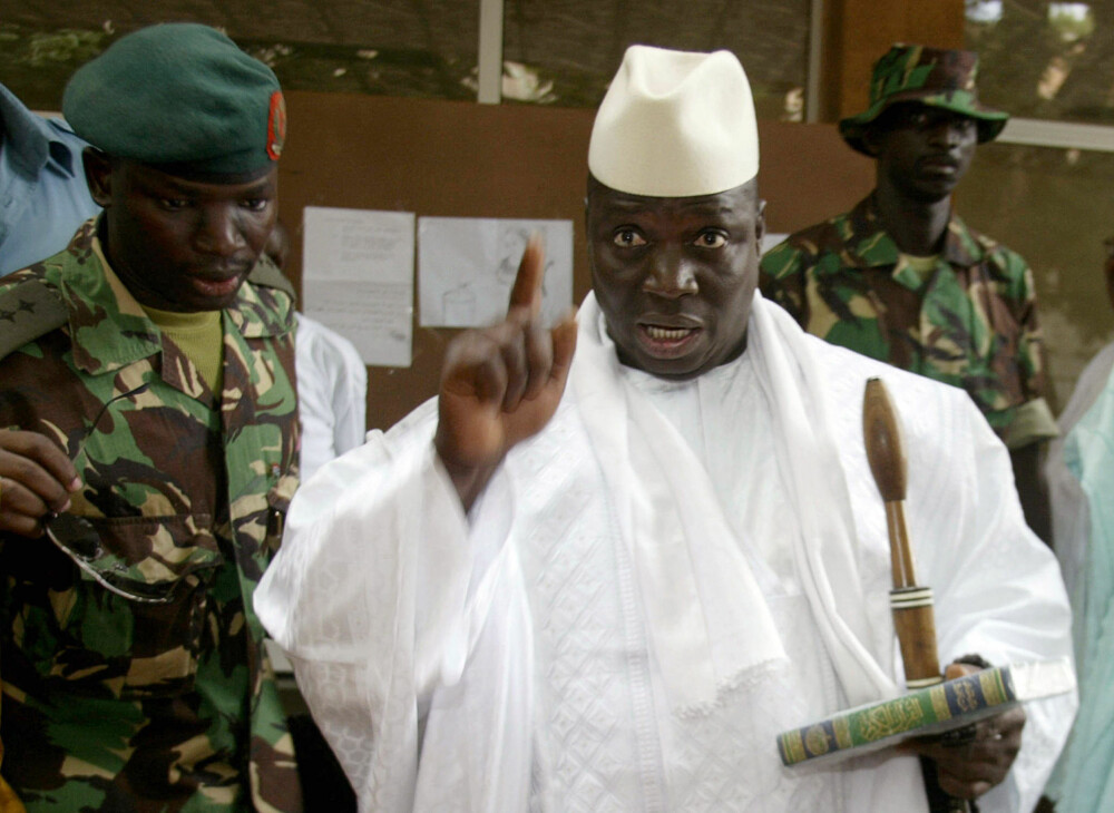 DIKTATOR: Gambias president Yahya Jammeh styrer landet med jernhånd. Han er bare en av mange eksentriske diktatorer opp gjennom årene.