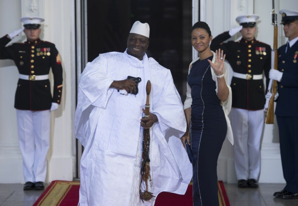 IKKE INFORMERT: Yahya Jammeh informerte ikke sin kone om at han hadde tenkt å gifte seg med en dame til. Her fra et besøk i Det hvite hus i 2010.