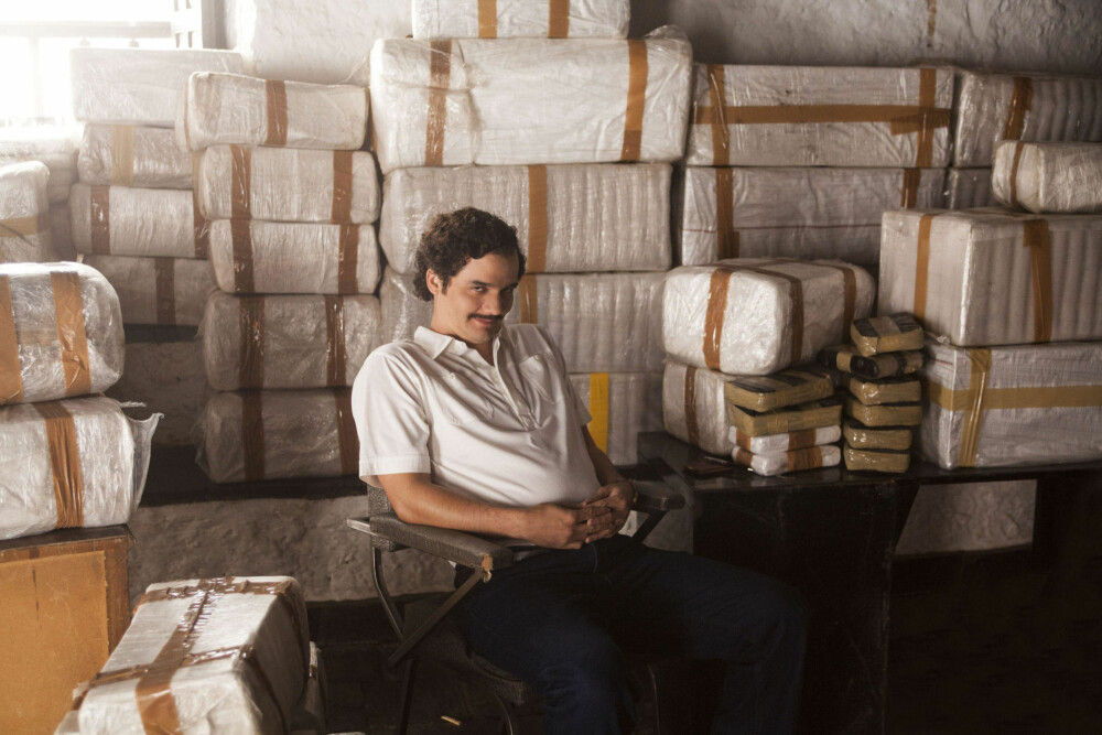 SMART: Det var ikke måte på oppfinnsomheten til kartellene når det kom til å finne opp nye måter å smugle narkotika. Her Wagner Moura i rollen som Pablo Escobar fra Netflix' "Narcos".