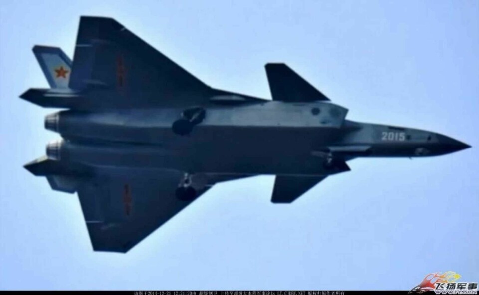 2015-versjonen av J-20 i test.
