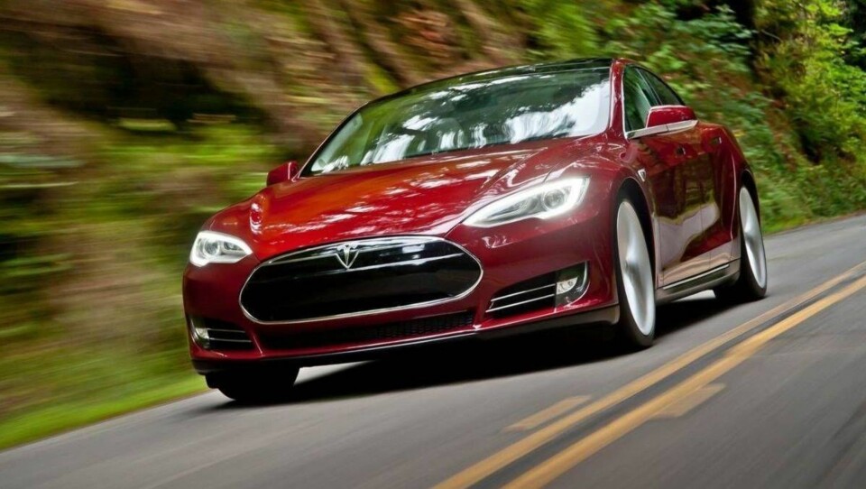 Tesla har akkurat sendt ut en software-oppdatering som tar oss et godt skritt nærmere selvkjørende biler.