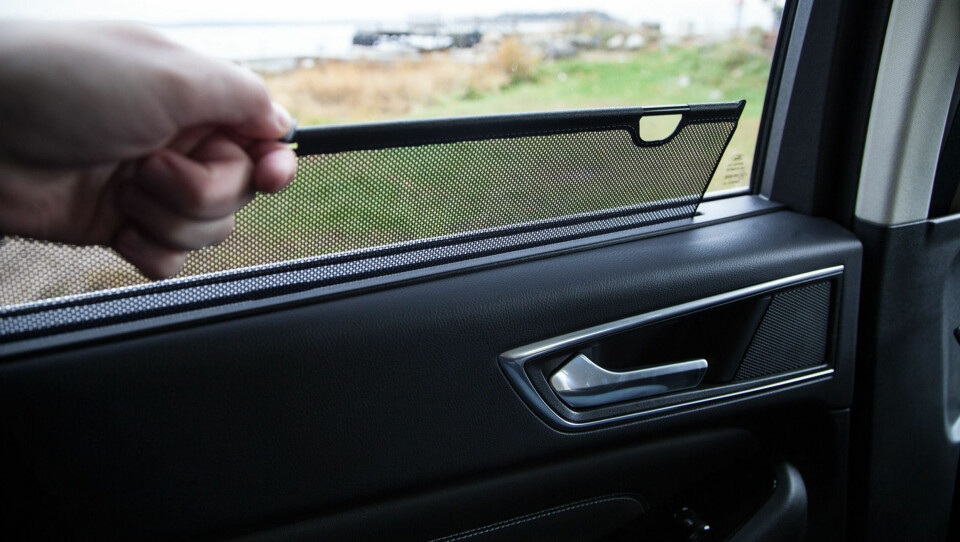 Integrert solskjerm siderutene bak er detaljer som viser at Ford har tenkt på småbarnsfamiliers hverdag.
