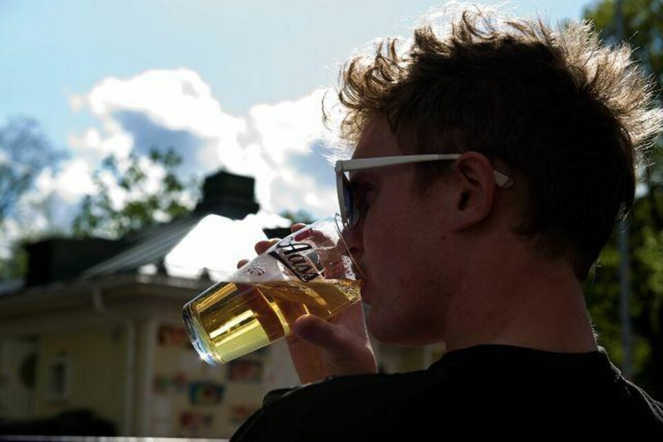 En utepils utsetter deg for tre gruppe 1-kategoriserte kreftfremkallende ting: Sol, alkohol og utendørs luftforurensning. Ja, og kanskje passiv røyking.