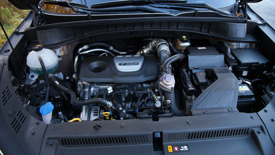 Tucsons 1,6-liters turbobensinmotor opptar ikke mye plass i motorrommet.
