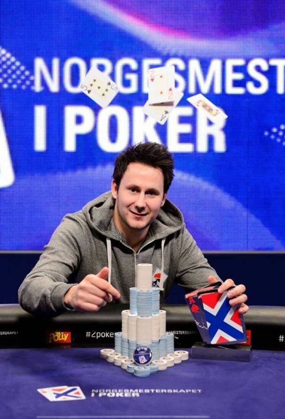 Poker: Skulle egentlig ikke delta. Nå er han historisk og 160.000 kroner rikere