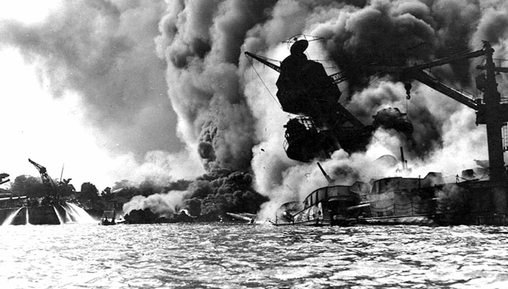 Japanernes angrep på Pearl Harbor kunne potensielt endret krigen på flere måter: Hadde de ikke angrepet, ville USA vært utenfor krigen lenger. Hadde de fokusert på hangarskipene, kunne slaget ved Midway endt annerledes.