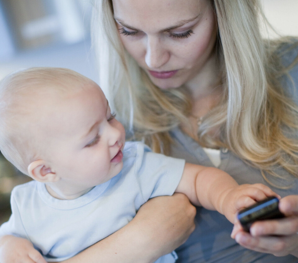 - Nei, å sjekke mobilen er ikke barnemishandling