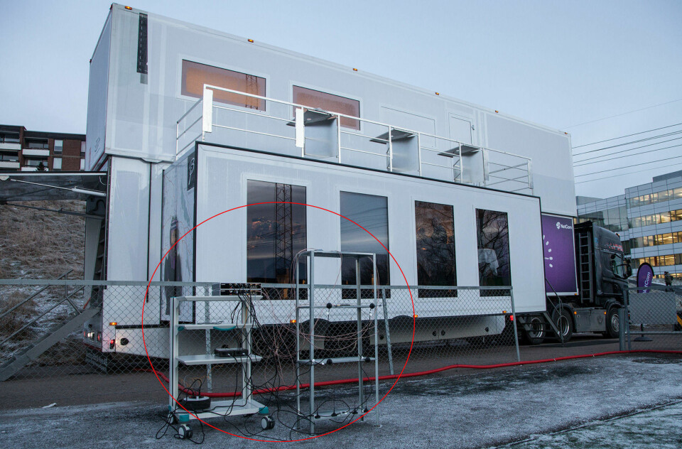 Testen skjedde i et mobilnett, men ikke akuratt med mobilt utstyr. Dette er hva som måtte til for å ta imot signaler fra fem forskjellige blokker i fire forskjellige frekvensbånd for å kunne sette verdensrekord.