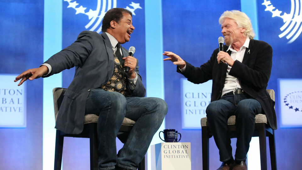 STILLER SPØRSMÅLENE: Neil deGrasse Tyson intervjuer den engelske forretningsmannen Sir Richard Branson under Clinton Global Initiative Annual Meeting i New York 2015. Branson er mest kjent for musikkselskapet Virgin.