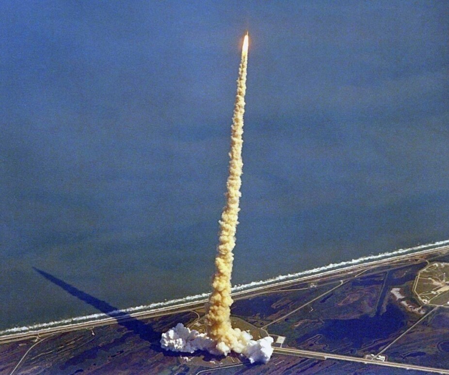 31 SEKUNDER - I drøyt 3000 meters høyde var Challenger på vei utover Atlanterhavet. Ennå ante ingen uråd.