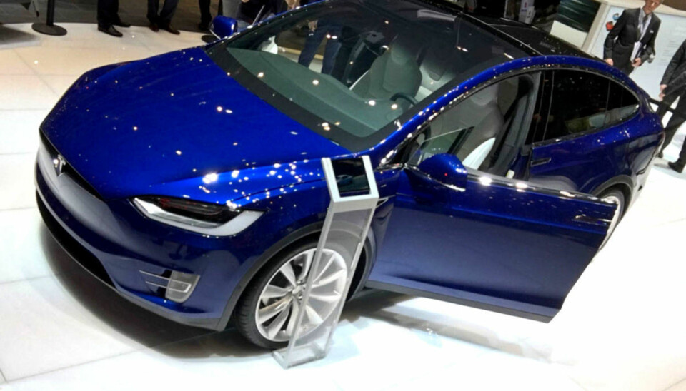 BRYSOM PRIS: Startpris rett over 700.000 kroner gjør at Model X skal bli en brysom bil for de andre SUV-rivalene.