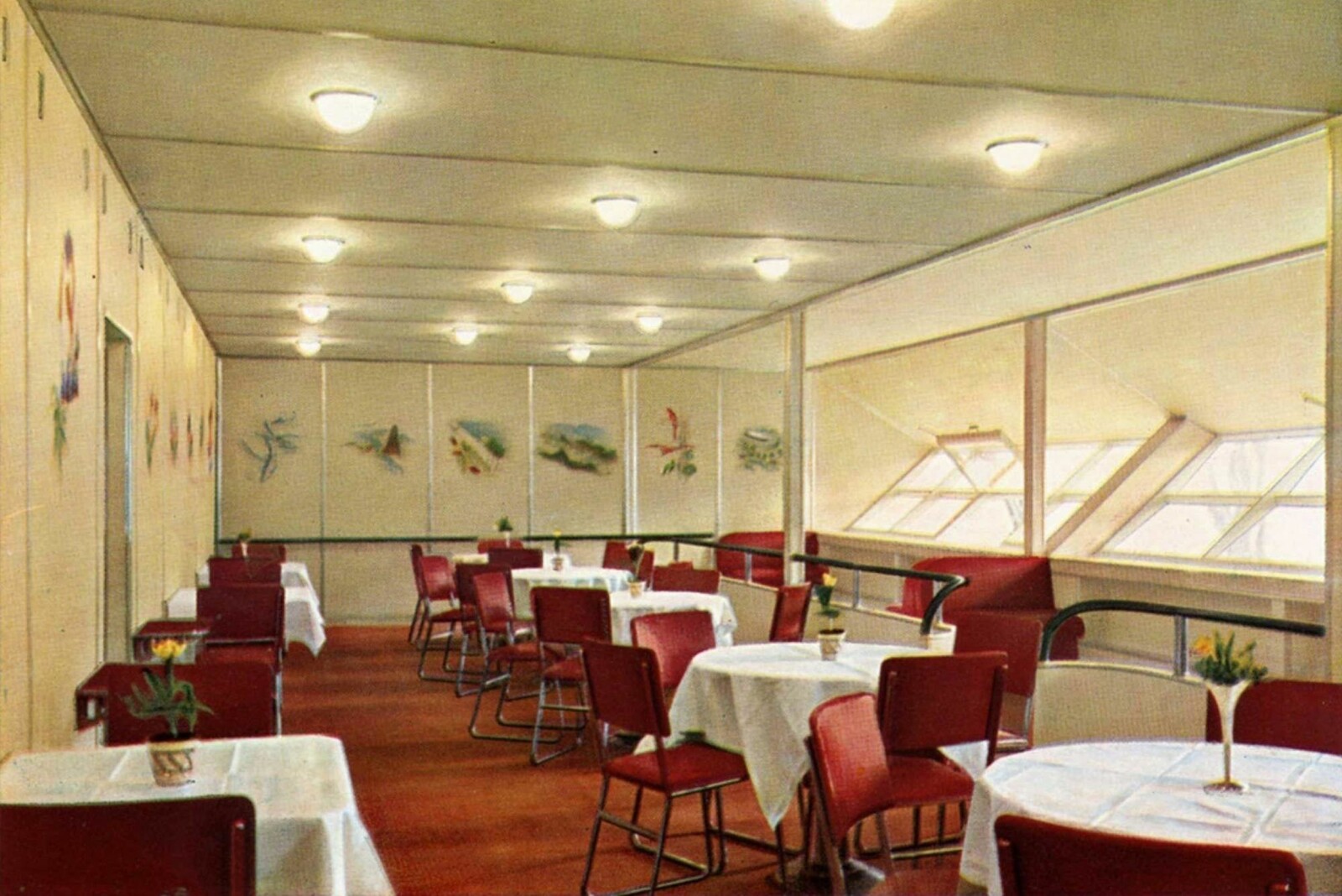 <b>FLYGENDE HOTELL:</b> Livet ombord i luftskipet Hindenburg, var som på et luksushotell.