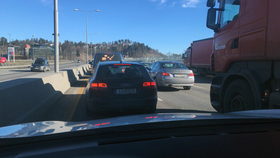 Et merkelig fenomen er at køer har en tendens til å svinge ekstremt mye i hastighet. Hvorfor skjer det når alle skal samme vei?