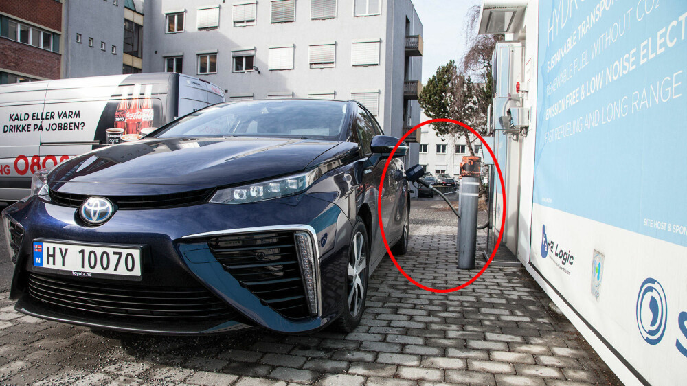 HYDROGEN: Toyota Mirai er den første serieproduserte bilen som er bygget som en hydrogenbil fra bunnen av. Nå har vi endelig fått testet den i Norge.