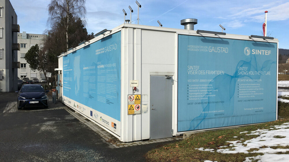 Denne ladestasjonen utenfor Sintef på Gaustad i Oslo er en av svært få hydrogenfyllestasjoner som i dag eksisterer.