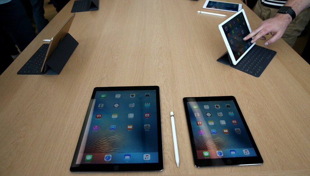 MINDRE IPAD PRO: Nye iPad Pro har en skjermstørrelse på 9,7 tommer mot storebrors 12,9 tommer. Teknoeksperter Side3 har snakket med tror den mindre størrelsen passer folk flest bedre.