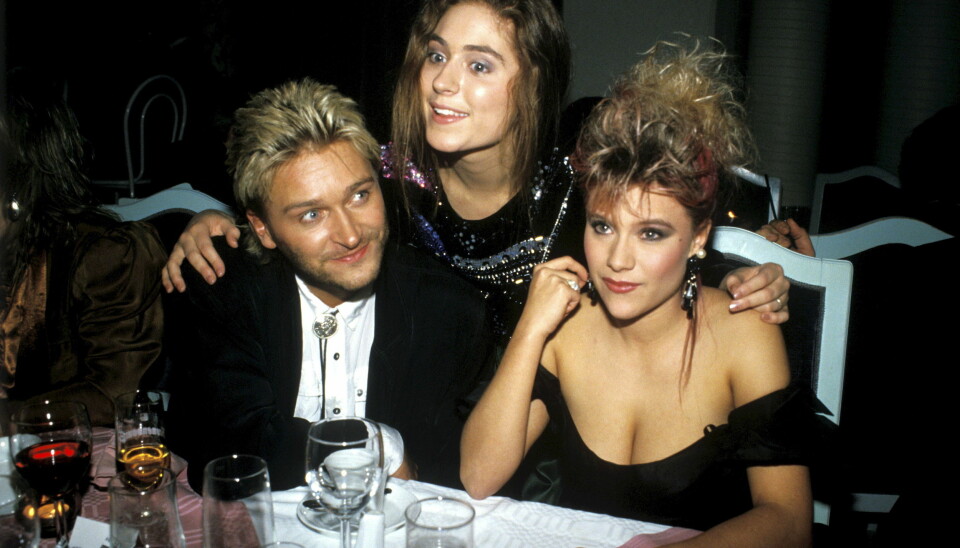 80-TALLSIKONER: Her er trekløveret Samantha Fox (f.h.), Sissel Kyrkjebø og Jørn Hoel på Spellemannspris-utdeling i januar 1988.