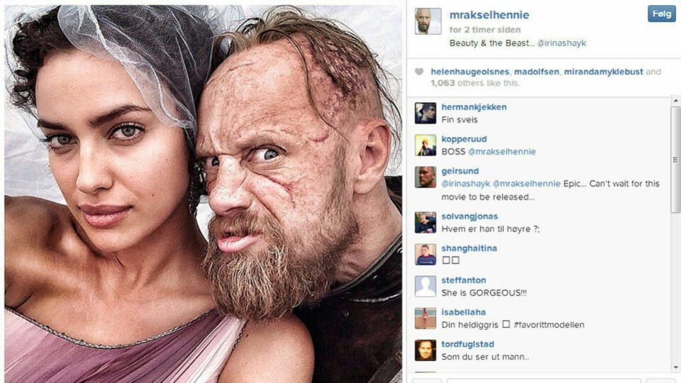 Aksel Hennie med nok en supermodell