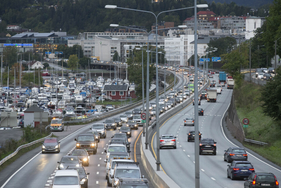 - Det blir vanskeligere og vanskeligere for selverklærte miljøpartier å kjempe mot privatbilismen etter hvert som utslippene reduseres, med mindre man er i mot selve bilen, uavhengig av motor, av ideologiske årsaker, sier Frps finanspolitiske talsmann.