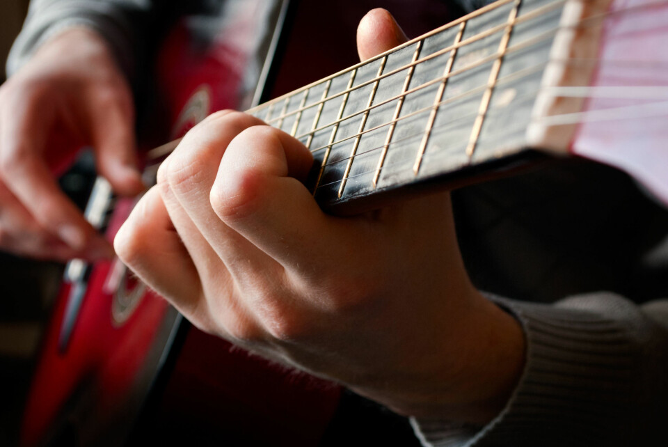 Gitarspilling er bra for hjernen.