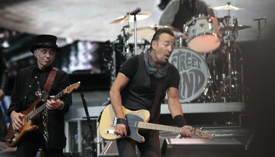 PÅ SCENA: Bruce Springsteen under konserten på Ullevaal Stadion i Oslo onsdag kveld.