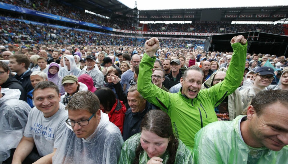 PUBLIKUM under konserten på Ullevaal Stadion i Oslo onsdag kveld. Foto: Lise Åserud / NTB scanpix