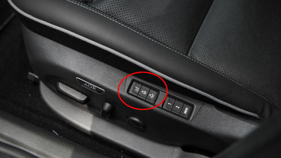 At du har egen massasjeknapp på en modell i dette prissegmentet er nesten for utrolig til å være sant. Programmene er riktignok ikke like avanserte som det du finner i en Mercedes S-klasse.