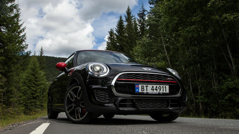 DET LILLE EKSTRA: John Cooper Works løfter en fantastisk morsom bil fra 10 til 11.