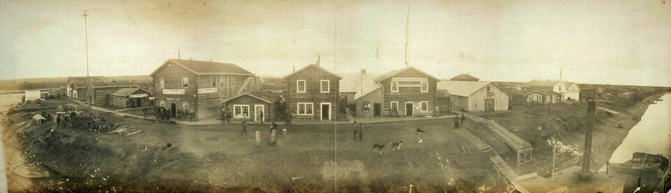 Circle City, Alaska 1899. Byen vokste opp med gullrushet, og var den største byen ved Yukonelven med rundt 700 innbyggere.