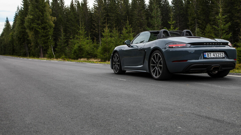 Duell: Porsche 718 Boxster vs BMW Z4